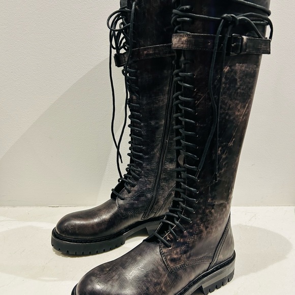 New in box special edition Ann demeulemeester distressed leather knee high boots - Picture 4 of 16
